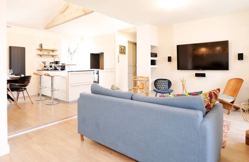 Bourgenay Apartment | Tastefully decorated apartment between harbour and beach