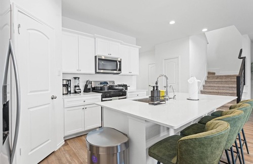 Katy House | Tastefully furnished apartment in Katy!
