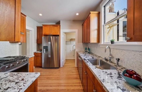 Outer Richmond Apartment | Tastefully remodeled ocean-view flat