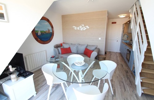 Saint-Vaast-la-Hougue Apartment | Tatihou Island Retreat