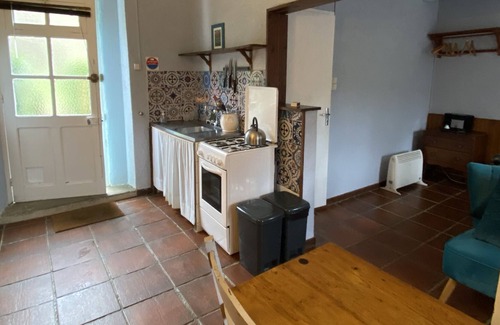 Aleu Cottage | Taupe - Cozy cottage with it's feet in the river, close to great hiking trails