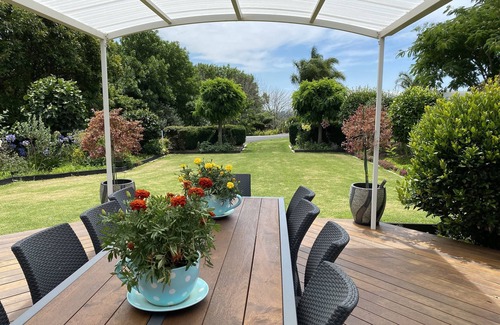 Tauranga House | Tauranga Tropical Avocado Orchard Escape Ohauiti