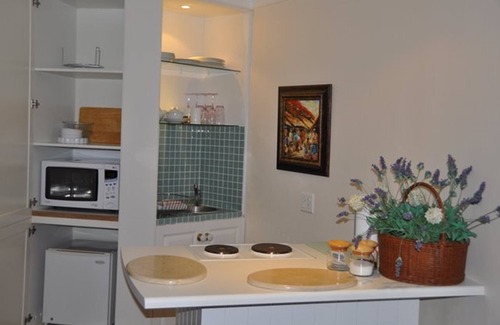 Claremont Cottage | Taurus Place is an upmarket Self-catering cottage. Home from home accommodation