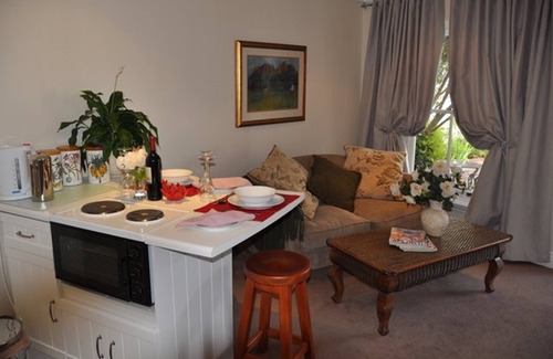 Claremont Cottage | Taurus Place is an upmarket Self-catering cottage. Home from home accommodation