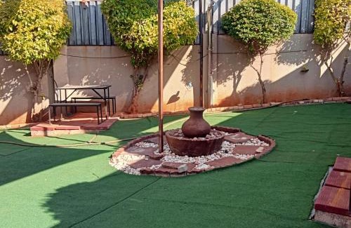 Rustenburg Bed & Breakfast | Tawana Guesthouse