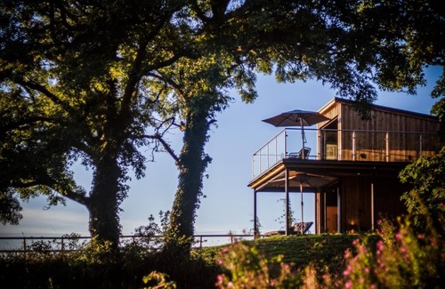 Tiers Cross Ski Chalet | Tawny Lodge - Luxurious 1 Bedroom - Blossom Farm