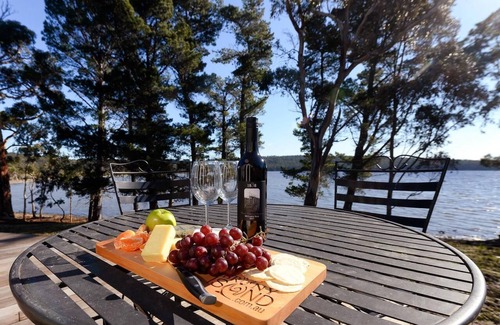 South Bruny House | Taylors Bay Cottage - Gracing the shores of Little Taylors Bay is a fisherman’s cottage with a twist, commonly known as the round house because of its unique design features.