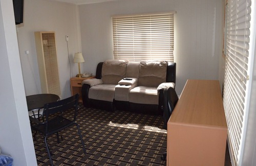 Medicine Hat Hotel | TC Motel