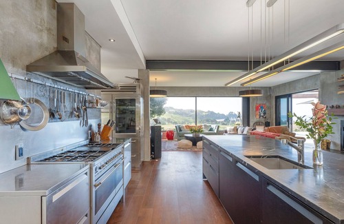 Whangapoua Cottage | Te Punga Lodge - Whangapoua Beach Luxury Villa
