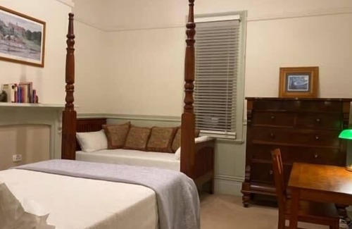 Blayney Bed & Breakfast | Te Rata House - Butlers Room