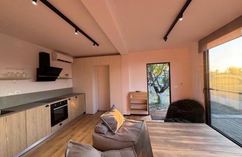 Rade House | Te Vreshti - Container Home
