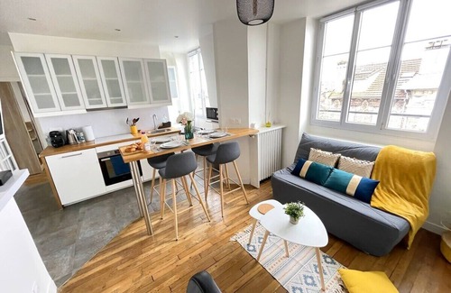 Aulnay-sous-Bois Apartment | TEA&CHILL T2 La tête dans les nuages - Proche gare