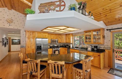 Eagle Mountain Estates House | Teakwood Cozy Wood Cabin with Fireplace