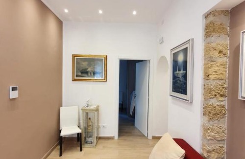 Monte di Pieta Apartment | Teatro Massimo apartment
