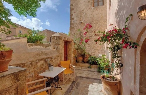 Papadhianika House | Telesilla House Monemvasia