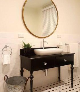 Healesville House | Temora House
