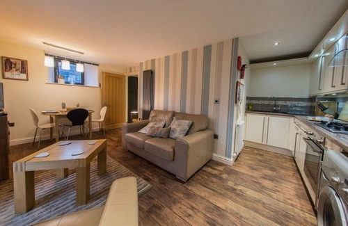 Spittal Cottage | Templars Cottage - sleeps 2 guests in 1 bedroom