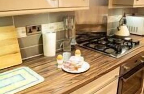 Spittal Cottage | Templars Cottage - sleeps 2 guests in 1 bedroom