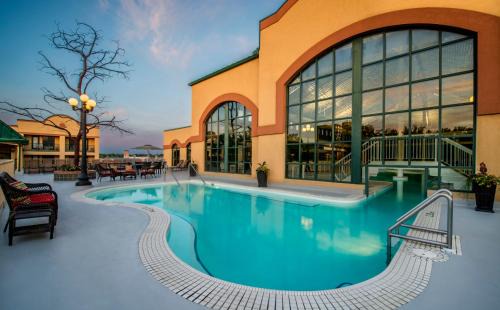 Moose Jaw Resort | Temple Gardens Hotel & Spa