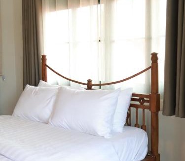 Lamphun House | Temple House Cottage