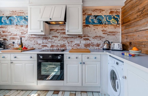 Pembroke House | Tenby Lodge - Three Bedroom House, Sleeps 6