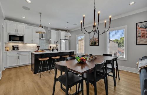 Berry Hill House | Tenor - Private Rooftop - 8 mins to Broadway