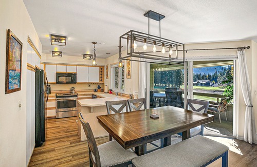 Leavenworth Condo | Tenpeak Condo at Kahler Mountain Club