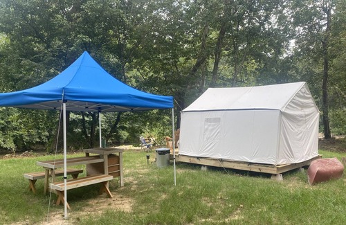 Hamilton RV Rental | Tentrr Signature Site - Tentrr Signature Redstone Bed, Barn and Camp