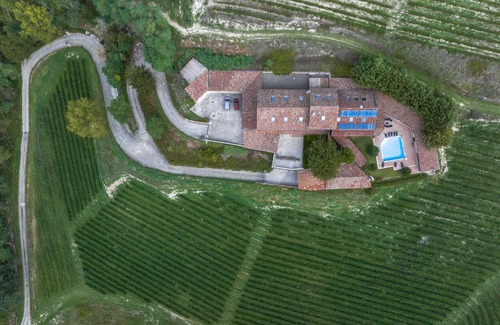 Castel Boglione House | Tenuta Cà dei Mandorli - Private Hotel & Luxury villa