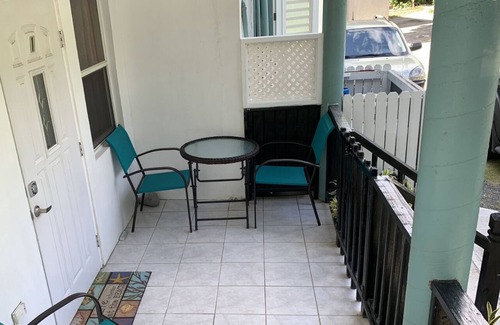 West End Apartment | Tepsville (Lovely Tropical 1-Bedroom) 10 min from the Beach