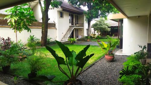 Surakarta House | Teras Solo