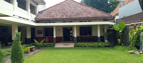 Surakarta House | Teras Solo