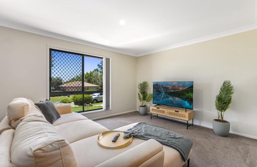 Eight Mile Plains House | Terbium Sanctuary