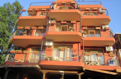 Ravda House | Terra Guest House