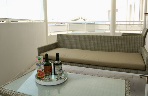 Tartane Apartment | Terrace apartment 20 meters from the beach