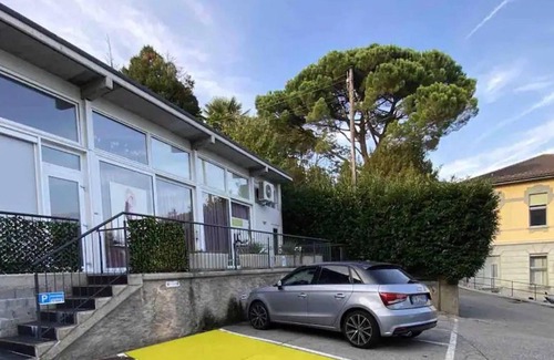Breganzona Apartment | Terrace Apartment Cuore di Rose
