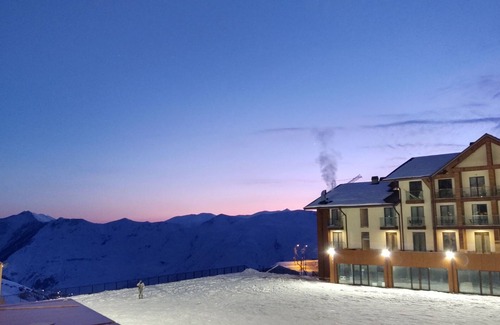 Dusheti Condo | Terrace Rooms - Luxurious Room