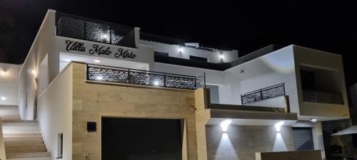Ruskamen Apartment | Terraced house Malo Misto