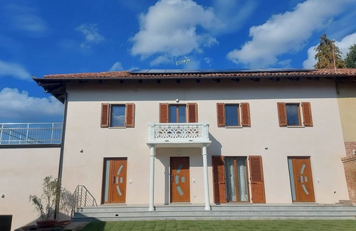 Govone Apartment | TERRAZZA Roero Sunsetfor couples families groups to visit Roero and Langhe