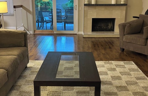 Walnut House | Terrific 4-bedroom house with AC in Walnut