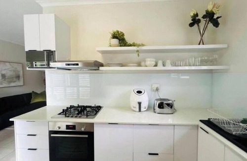 Tokai Villa | Terrific 8-bedroom villa in Tokai for a memorable getaway