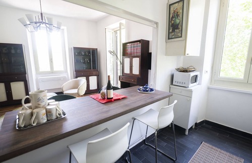 Testaccio Apartment | Testaccio Luminous and Large Apartment