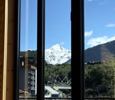 Bagvdanari Ski Chalet | Tetnuldi River Chalet