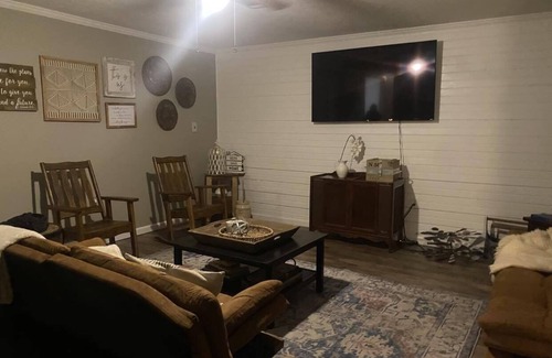 Deweyville House | Texas Tranquility: Your Ideal Orange Rental Homes!