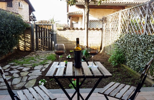 Zona XLV Castel di Guido Apartment | The red The whole accommodation.