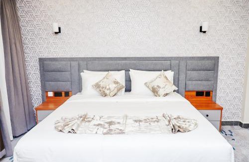 Nanyuki Hotel | Tha Nickolee Hotel