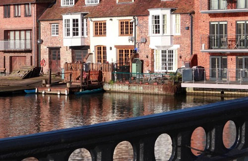 Windsor House | Thames riverside location with direct Windsor Castle views, re-open now!