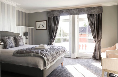 Bray on Thames Hotel | Thames Riviera Hotel, Sure Hotel Collection by Best Western