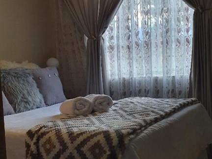 Okhahlamba House | Thanda