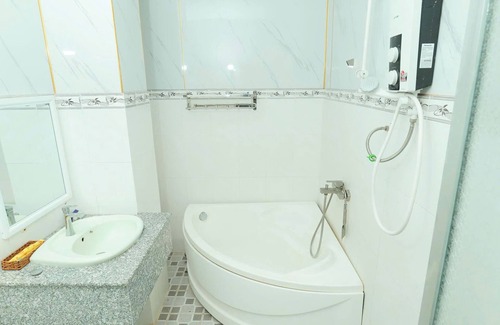 Ca Mau Hotel | Thanh Nhan 1 Hotel Ca Mau - by BAYLUXURY